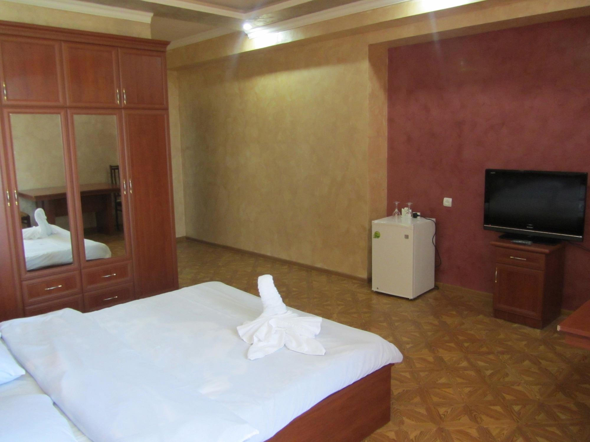 Primer Hotel Γιερεβάν Εξωτερικό φωτογραφία