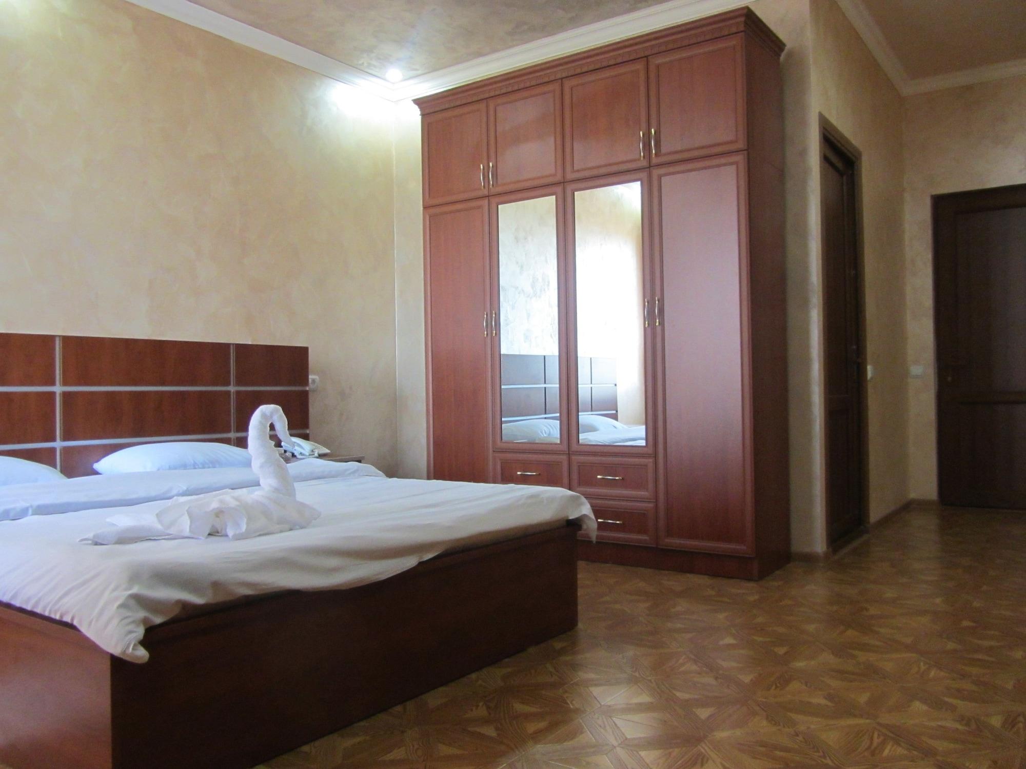 Primer Hotel Γιερεβάν Εξωτερικό φωτογραφία