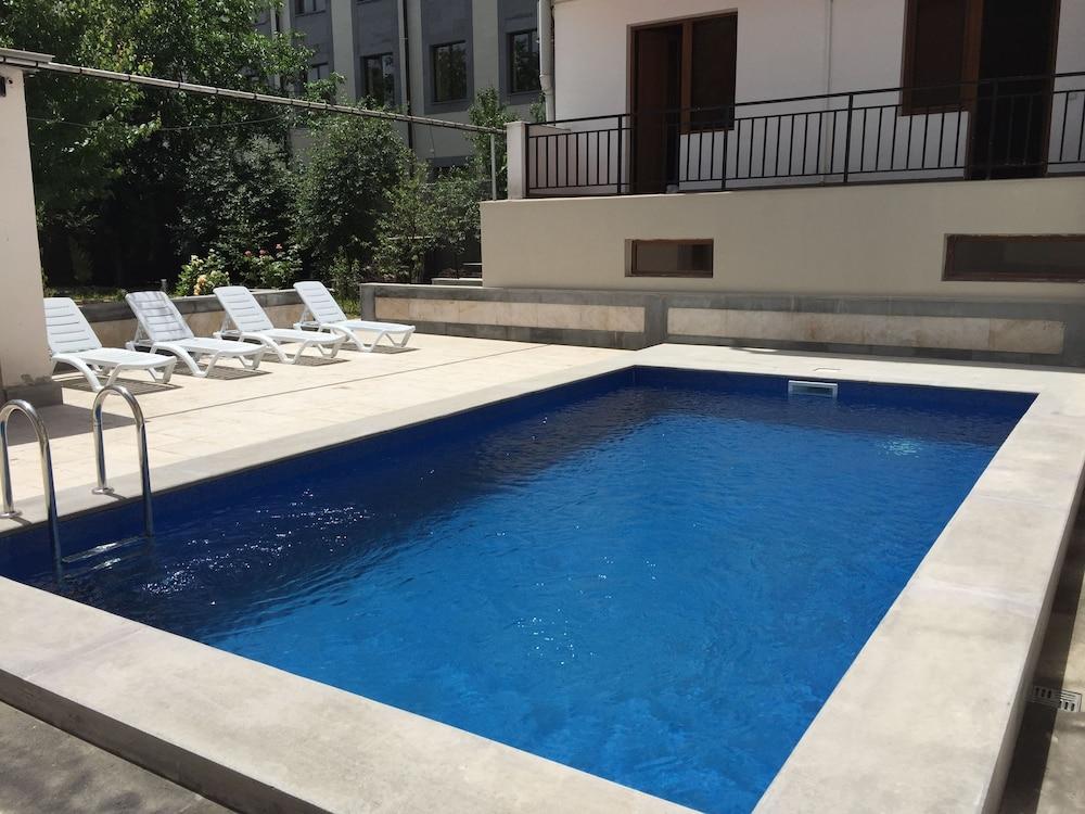 Primer Hotel Γιερεβάν Εξωτερικό φωτογραφία