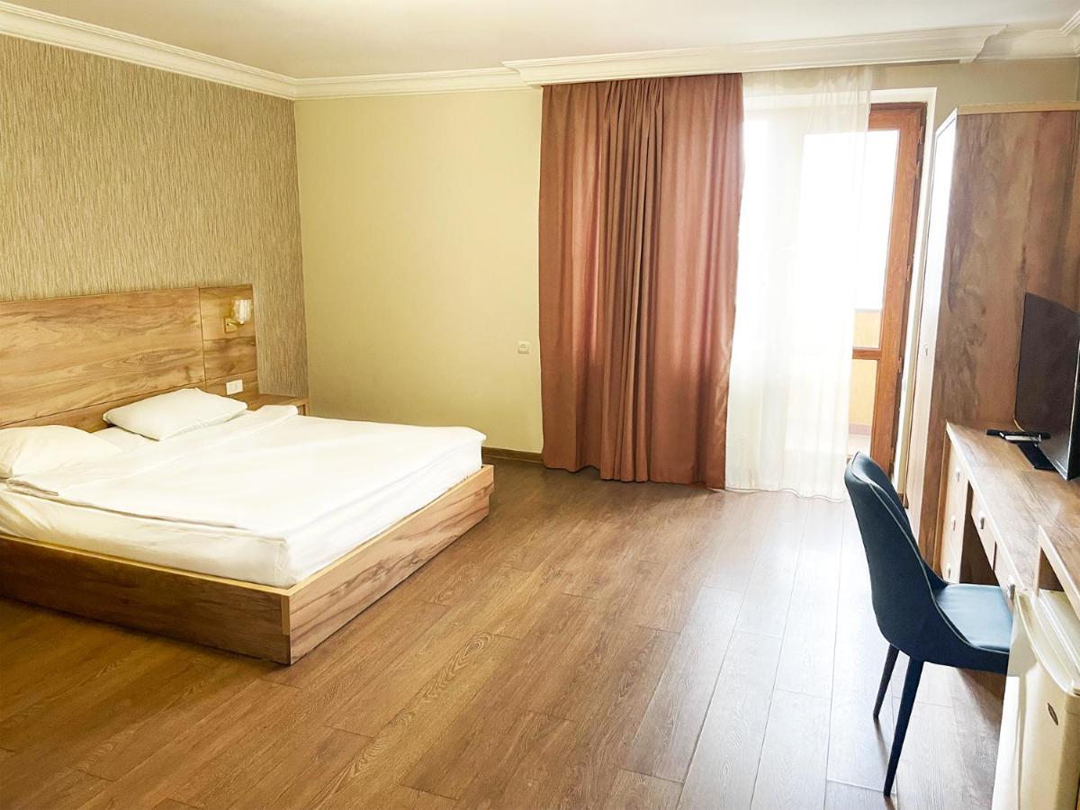 Primer Hotel Γιερεβάν Εξωτερικό φωτογραφία